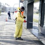 27.03.2020. Kielce. Mycie przystanków / Piotr Kwaśniewski / Radio Kielce