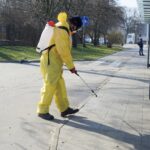 27.03.2020. Kielce. Mycie przystanków / Piotr Kwaśniewski / Radio Kielce