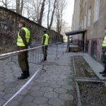 27.03.2020. Kielce. Kielecka Caritas i WOT rozdają bezdomnym paczki z produktami spożywczymi / Piotr Kwaśniewski / Radio Kielce