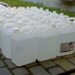 31.03.2020. Chęciny. Poseł Krzysztof Lipiec przekazał maseczki i materiały do dezynfekcji dla gminy Chęciny / Piotr Kwaśniewski / Radio Kielce