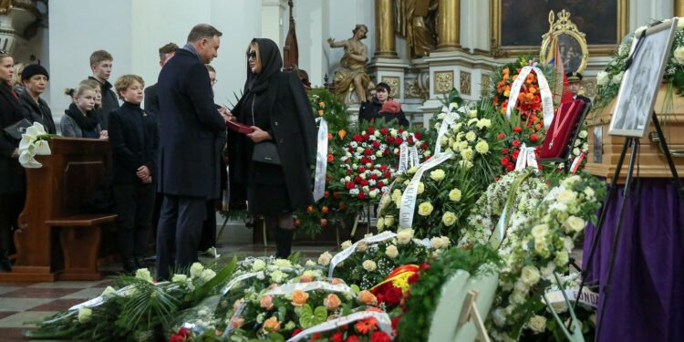 Uroczystości pogrzebowe aktora Pawła Królikowskiego w kościele pw. Wniebowzięcia Najświętszej Maryi Panny i Świętego Józefa w Warszawie / Krzysztof Sitkowski / KPRP