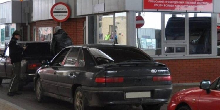 RADIO LUBLIN. Staranował szlaban, a kobieta uciekła na Białoruś. Incydent na przejściu granicznym w Terspolu