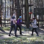 15.03.2020. Kielce. Stadion leśny. Kielczanie na spacerze / Jarosław Kubalski / Radio Kielce