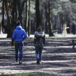 15.03.2020. Kielce. Stadion leśny. Kielczanie na spacerze / Jarosław Kubalski / Radio Kielce
