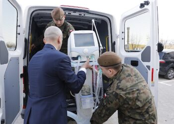 18.03.2020. Starachowice. Kolejny sprzęt trafił do starachowickiego szpitala / Jarosław Kubalski / Radio Kielce