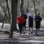 15.03.2020. Kielce. Stadion leśny. Kielczanie na spacerze / Jarosław Kubalski / Radio Kielce