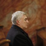 25.03.2020. Święty Krzyż. Msza święta w intencji Ojczyzny, mieszkańców oraz o ustanie pandemii. Na zdjęciu: Andrzej Bętkowski - marszałek województwa świętokrzyskiego / Jarosław Kubalski / Radio Kielce