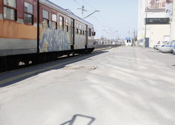 dworzec kolejowy, dworzec PKP, pociąg / Jarosław Kubalski / Radio Kielce