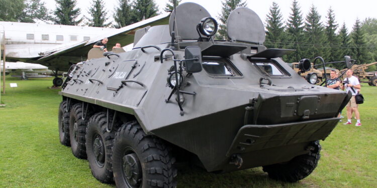 Muzeum Orła Białego wzbogaciło się o transporter opancerzony BTR-60. / Krzysztof Żołądek / Radio Kielce