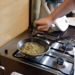 Przygotowanie ziemniaczanego risotto - krok 6 / Radio Kielce