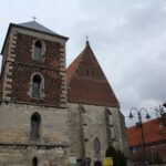 04.03.2020. Wiślica. Zabytkowa dzwonnica / Marta Gajda / Radio Kielce