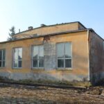 09.03.2020. Gorysławice. Dawny biurowiec Spółdzielni Usług Rolniczych / Marta Gajda / Radio Kielce