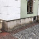 10.03.2020. Sandomierz. Plac Poniatowskiego. Krokusy / Grażyna-Szlęzak-Wójcik / Radio Kielce