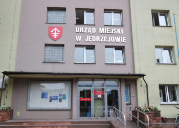 Jędrzejów. Urząd Miejski w Jędrzejowie / Magdalena Blicharska / Radio Kielce