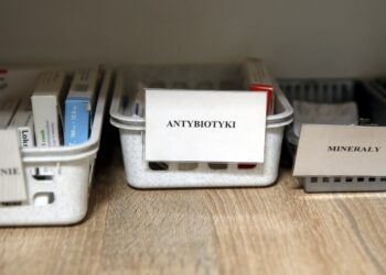 22.02.2016 Kielce. Wojewódzki Szpital Zespolony. Lekarstwa. Leki. / Jarosław Kubalski / Radio Kielce