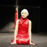 Kielce. Spektakl Teatru TeTaTeT „Bóg jest kobietą o jednej piersi”. Anna Iwasiuta-Dudek / Jarosław Kubalski / Radio Kielce