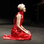 Kielce. Spektakl Teatru TeTaTeT „Bóg jest kobietą o jednej piersi”. Anna Iwasiuta-Dudek / Jarosław Kubalski / Radio Kielce