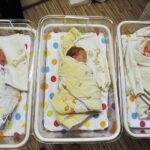 03.03.2020 Kielce. świętokrzyskie Centrum Matki i Noworodka. Państwu Kołodziejom urodziły się trojaczki. Teraz wychodzą do domu / Jarosław Kubalski / Radio Kielce