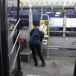 18.03.2020 Kielce. MPK. Czyszczenie i dezynfekcja autobusów / Jarosław Kubalski / Radio Kielce