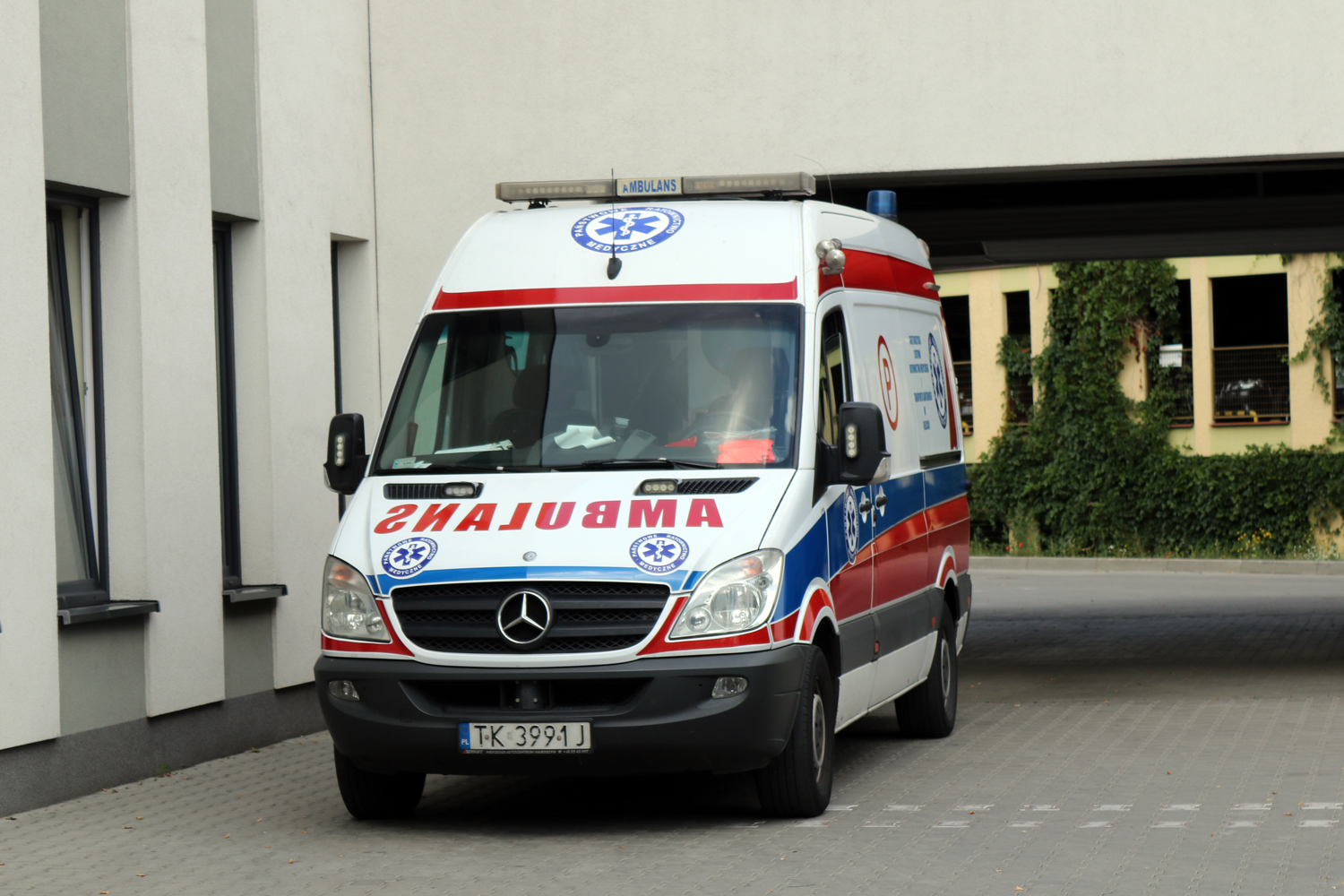 karetka, pogotowie ratunkowe, ambulans / Patryk Cudzik / Radio Kielce