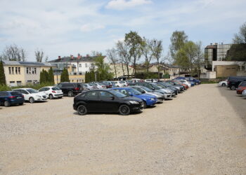 Parking przy ulicy Planty / Marzena Mąkosa / Radio Kielce