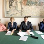 18.03.2020. Sandomierz. Sesja rady miasta. Na zdjęciu (od lewej): Barbara Grębowiec - skarbnik miasta, Aneta Przyłucka - sekretarz, Marcin Marzec - burmistrz, Paweł Niedźwiedź - wiceburmistrz / Grażyna-Szlęzak-Wójcik / Radio Kielce