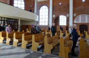 22.03.2020 Ostrowiec Świętokrzyski. Msza w parafii pw. św. Kazimierza Królewicza na Pułankach / Emilia Sitarska / Radio Kielce
