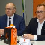 11.03.2020. Ostrowiec Św. Podpisanie porozumienia powołującego Miejski Obszar Funkcjonalny / Emilia Sitarska / Radio Kielce