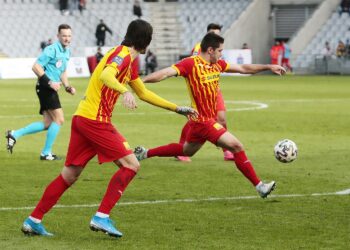 01.03.2020 Kielce. Mecz Korona Kielce - Lecha Gdańsk. Uderza Matej Pucko / Wiktor Taszłow / Radio Kielce