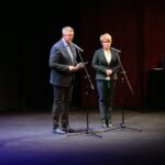 02.03.2020. Kielce. Spotkanie edukacyjne "Bohaterom Pamięci" z okazji Narodowego Dnia Pamięci Żołnierzy Wyklętych w KCK. Na zdjęciu (od lewej): Andrzej Zdeb - dyrektor III LO , Dorota Koczwańska–Kalita, naczelnik kieleckiej delegatury IPN / Wiktor Taszłow / Radio Kielce