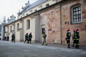 01.03.2020. Kielce. Straż pożarna przy kieleckiej katedrze / Wiktor Taszłow / Radio Kielce