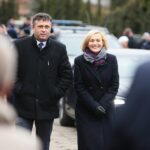 04.03.2020. Końskie. Dworzec kolejowy. Wizyta prezydenta RP Andrzeja Dudy. Na zdjęciu (z prawej): Renata Janik - wicemarszałek województwa świętokrzyskiego / Wiktor Taszłow / Radio Kielce