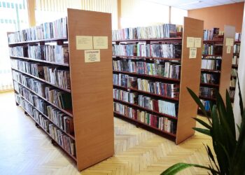 Książki. Biblioteka. / Wiktor Taszlow / Radio Kielce