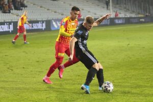 09.03.2020. Kielce. 26. kolejka PKO Ekstraklasy: Korona Kielce - ŁKS Łódź. Na zdjęciu (z lewej): Rodrigo Zalazar / Wiktor Taszłow / Radio Kielce