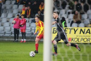 09.03.2020. Kielce. 26. kolejka PKO Ekstraklasy: Korona Kielce - ŁKS Łódź. Na zdjęciu (z lewej): Petteri Forsell / Wiktor Taszłow / Radio Kielce