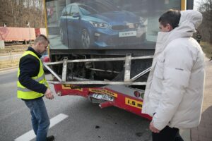 10.02.2020. Kielce. Kierowca BMW wjechał w autobus miejski / Wiktor Taszłow / Radio Kielce