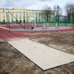 11.03.2020. Kielce. Nowe boisko, bieżnia i siłownia przy Zespole Szkół Mechanicznych / Wiktor Taszłow / Radio Kielce