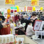 11.03.2020. Kielce. Kolejki w kieleckich sklepach / Wiktor Taszłow / Radio Kielce