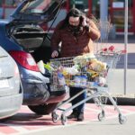 11.03.2020. Kielce. Kolejki w kieleckich sklepach / Wiktor Taszłow / Radio Kielce