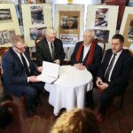 13.03.2020. Kielce. Dworek Laszczyków.  Konferencja prasowa. Na zdjęciu (od lewej): Mariusz Masny - dyrektor Muzeum Wsi Kieleckiej, Andrzej Bętkowski - marszałek województwa świętokrzyskiego, Krzysztof Lipiec - poseł, Jarosław Karyś - wiceprzewodniczący Rady Miasta Kielce / Wiktor Taszłow / Radio Kielce