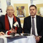 13.03.2020. Kielce. Dworek Laszczyków. Konferencja prasowa. Na zdjęciu (od lewej): Krzysztof Lipiec - poseł, Jarosław Karyś - wiceprzewodniczący Rady Miasta Kielce / Wiktor Taszłow / Radio Kielce