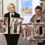 13.03.2020. Kielce. Dworek Laszczyków. Konferencja prasowa. Na zdjęciu (od lewej): Beata Ryń -Muzeum Wsi Kieleckiej, Beata Chodak - konserwator Muzeum Wsi Kieleckiej / Wiktor Taszłow / Radio Kielce