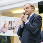 Kielce. 20.11.2019. Otwarcie wystawy podsumowującej projekt wielokulturowy "święto". Na zdjęciu: Robert Drobniuch - dyrektor Teatru Lalki i Aktora "Kubuś" w Kielcach / Wiktor Taszłow / Radio Kielce