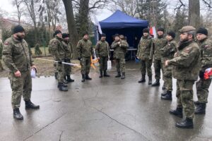 01.03.2020. Sandomierz. Bieg Tropem Wilczym. Na zdjęciu: reprezentacja 102 sandomierskiego batalionu lekkiej piechoty / Grażyna-Szlęzak-Wójcik / Radio Kielce