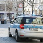 24.03.2020 Kielce. Policja przez megafon nakłania mieszkańców do pozostania w domach i nie gromadzenia się / Jarosław Kubalski / Radio Kielce