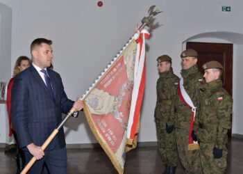 08.03.2020 Sandomierz. Przekazanie sztandaru 2. Pułku Piechoty Legionów Armii Krajowej / Ewelina Ura-Kamińska / Urząd Miasta w Sandomierzu