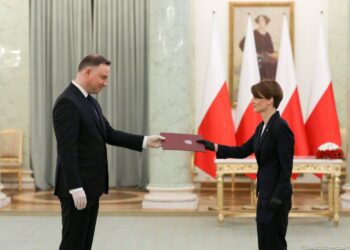 09.04.2020. Warszawa. Prezydent RP Andrzej Duda powołał na urząd wiceprezesa Rady Ministrów ministra rozwoju Jadwigę Emilewicz / KPRM