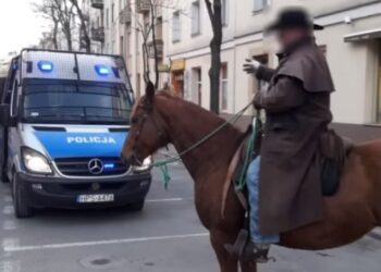 58-letni mężczyzna jechał konno w centrum Kielc / Policja Świętokrzyska