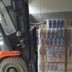 22.04.2020 Sandomierz. Rozładunek cukru podarowanego przez Krajową Spółkę Cukrową dla  Caritas Diecezji Sandomierskiej / Ks. Bogusław Pitucha