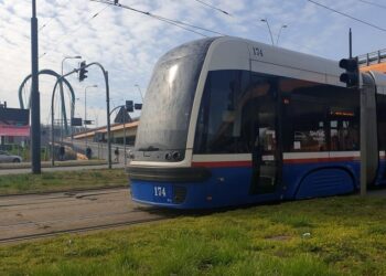 tramwaj / ZDMiKP
